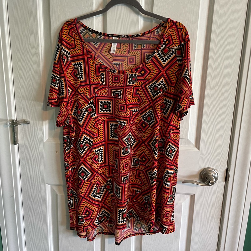 LuLaRoe Classic Women’s Shirt. 3XL